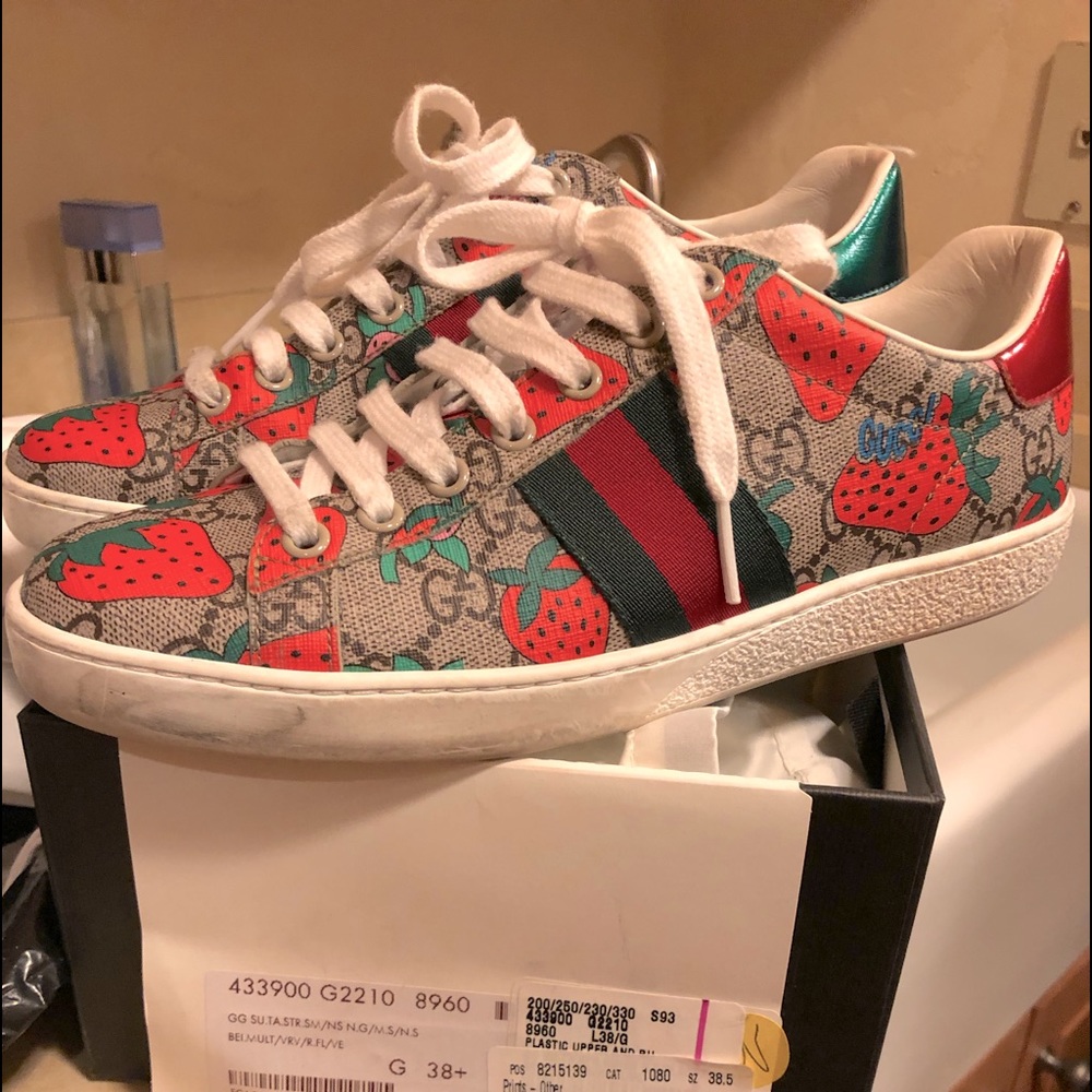 Authentic Gucci Ace Sneakers 38 Strawberry